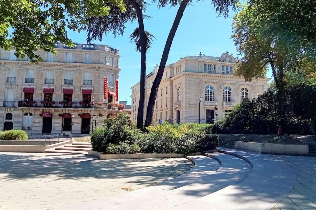 Les Loges Du Theatre Degustation Champagne Offerte Jacuzzi Sauna Jeux Velos Maison Prive 150M2 Historique 14Pers Max Emplacement Exceptionnel Et Chic, 200M De L'Avenue De Champagne, Gare, Musee, Jardins, Restaurations, Toutes Commodites Épernay Zewnętrze zdjęcie