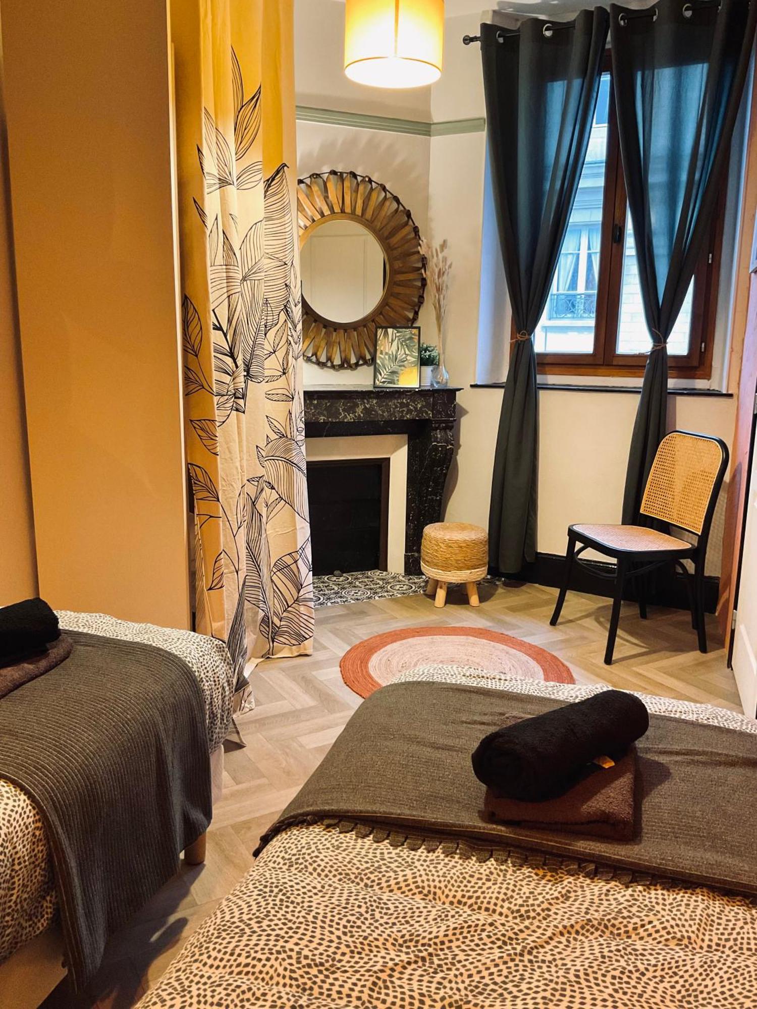 Les Loges Du Theatre Degustation Champagne Offerte Jacuzzi Sauna Jeux Velos Maison Prive 150M2 Historique 14Pers Max Emplacement Exceptionnel Et Chic, 200M De L'Avenue De Champagne, Gare, Musee, Jardins, Restaurations, Toutes Commodites Épernay Zewnętrze zdjęcie