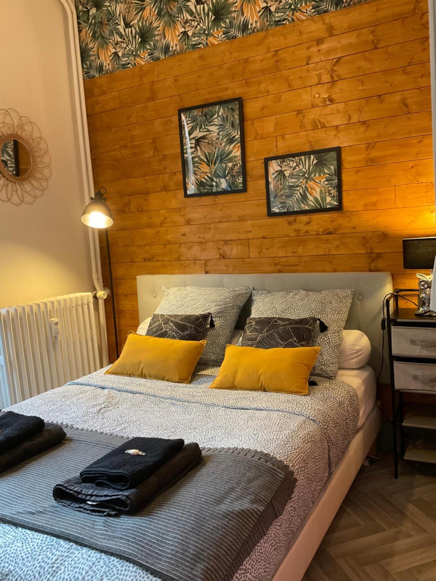 Les Loges Du Theatre Degustation Champagne Offerte Jacuzzi Sauna Jeux Velos Maison Prive 150M2 Historique 14Pers Max Emplacement Exceptionnel Et Chic, 200M De L'Avenue De Champagne, Gare, Musee, Jardins, Restaurations, Toutes Commodites Épernay Zewnętrze zdjęcie