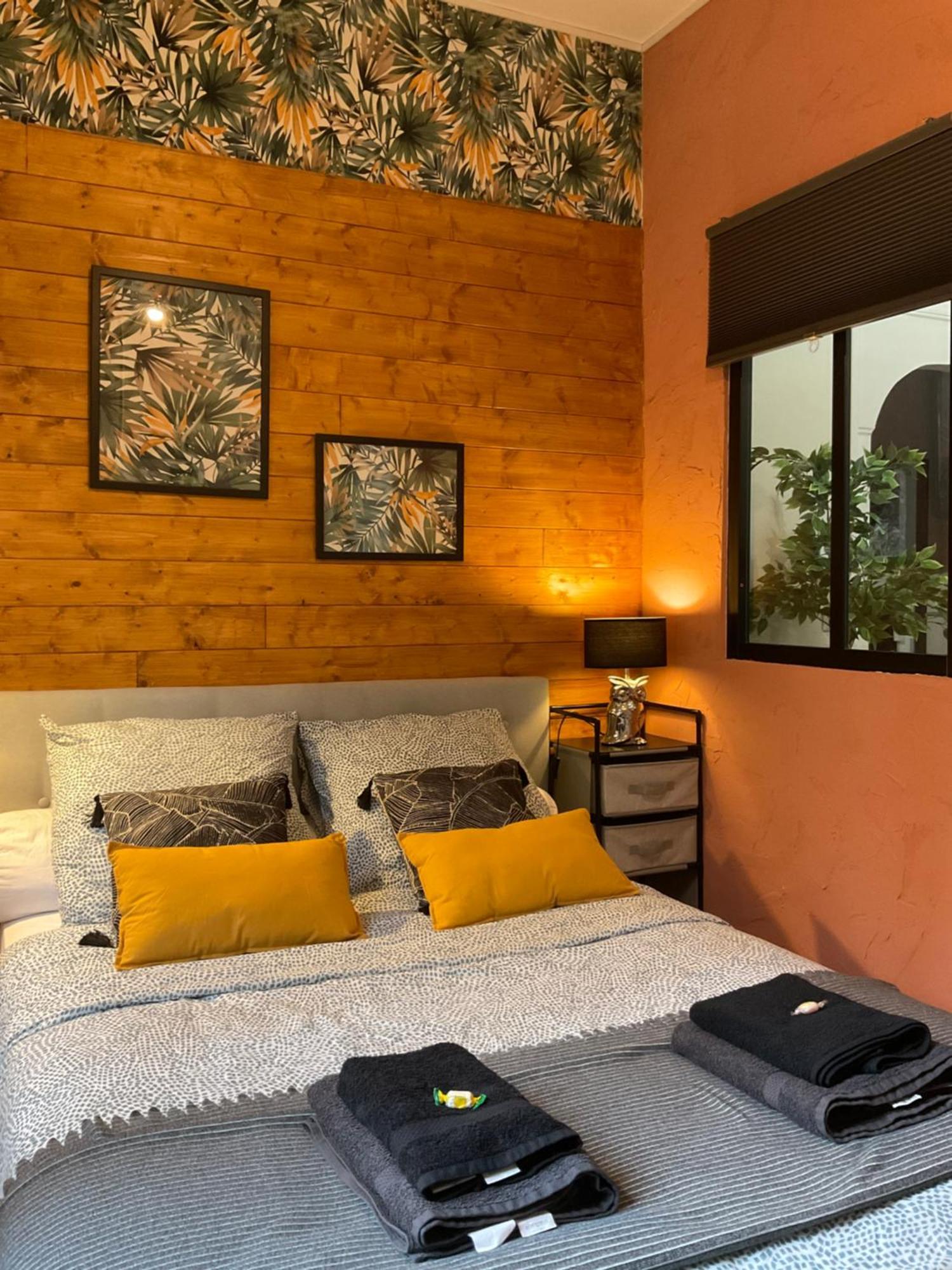 Les Loges Du Theatre Degustation Champagne Offerte Jacuzzi Sauna Jeux Velos Maison Prive 150M2 Historique 14Pers Max Emplacement Exceptionnel Et Chic, 200M De L'Avenue De Champagne, Gare, Musee, Jardins, Restaurations, Toutes Commodites Épernay Zewnętrze zdjęcie