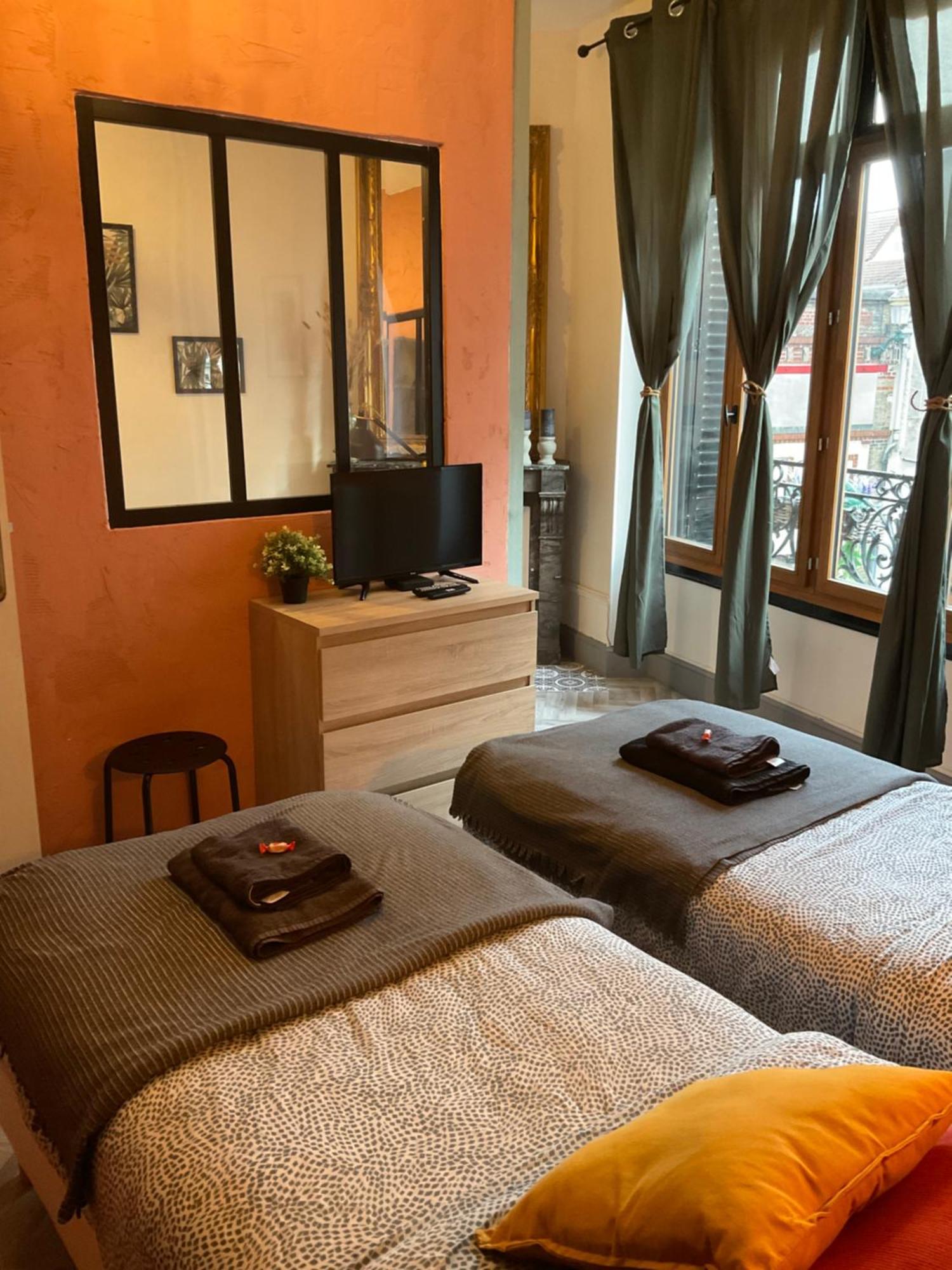 Les Loges Du Theatre Degustation Champagne Offerte Jacuzzi Sauna Jeux Velos Maison Prive 150M2 Historique 14Pers Max Emplacement Exceptionnel Et Chic, 200M De L'Avenue De Champagne, Gare, Musee, Jardins, Restaurations, Toutes Commodites Épernay Zewnętrze zdjęcie